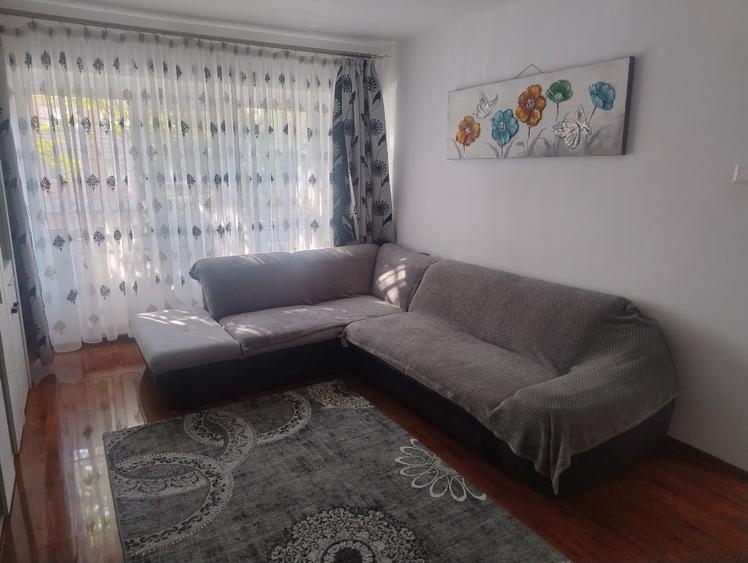 Apartament cu 3 camere decomandat, mobilat în Tomis Nord