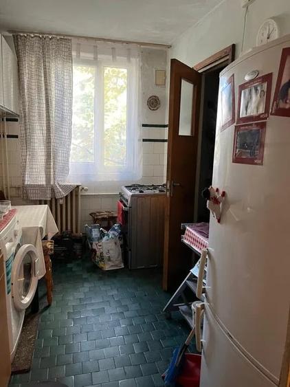 Apartament cu 3 camere semidecomandat în Drumul Taberei — fotografia 2