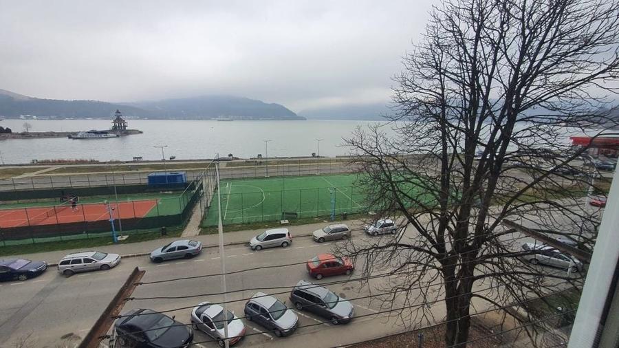 Apartament cu 2 camere decomandat în Orșova