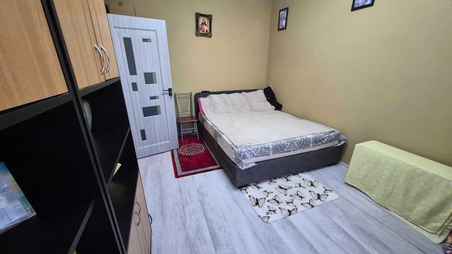 Apartament cu 3 camere semidecomandat în Central