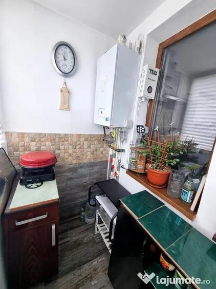 Apartament cu 3 camere semidecomandat în Peninsula