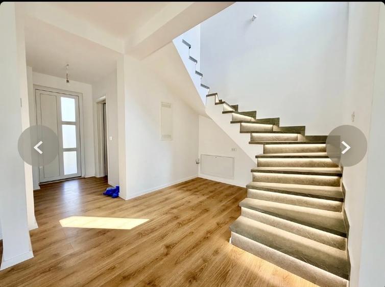 Duplex cu 5 camere cu Canalizare în Moșnița Nouă