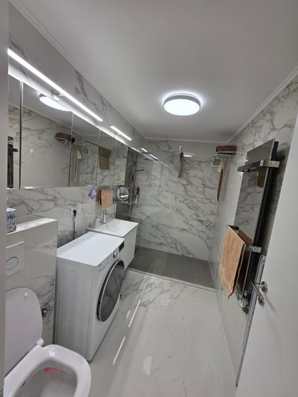 Apartament cu 2 camere semidecomandat în 22 Decembrie