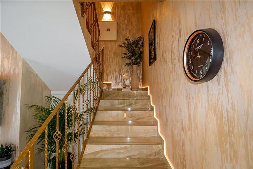 Casă individuală cu 4 camere cu Teren 249 Mp în Central
