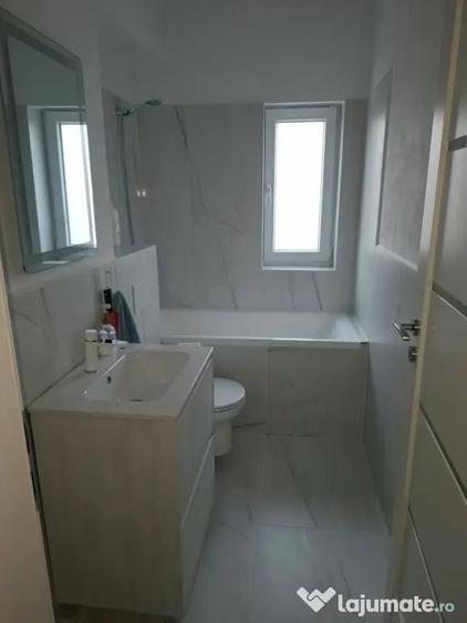 Apartament cu 3 camere decomandat în Vest