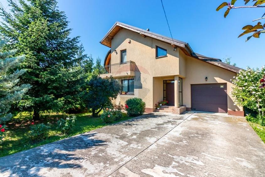 Casă individuală cu 5 camere cu Teren 801 Mp în Tamași