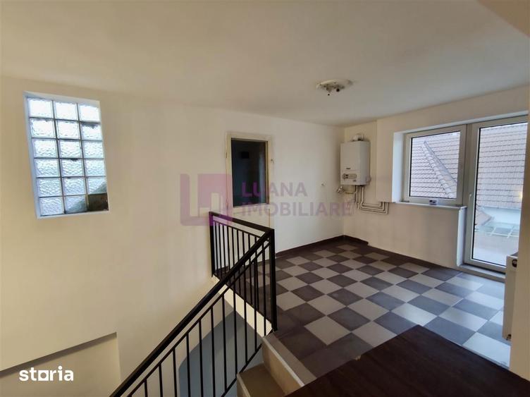 Casă cu 7 camere cu Teren 1540 Mp în Turnișor