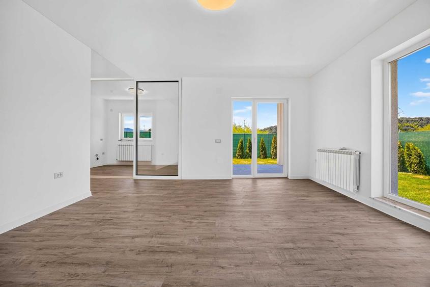 Casă cu 4 camere decomandat în Hărman