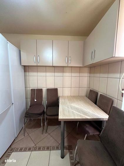 Apartament cu 3 camere semidecomandat în Careiului