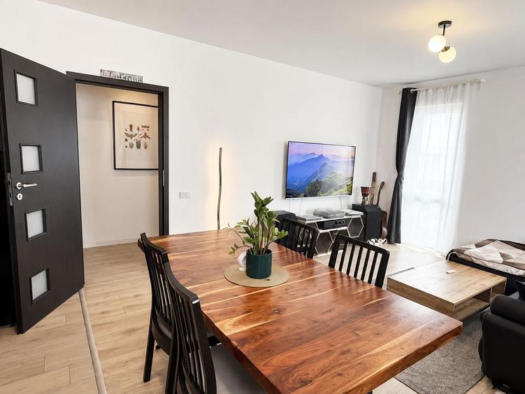 Apartament cu 2 camere semidecomandat în Berceni