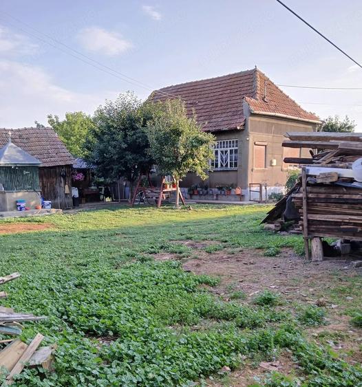 Casă cu Teren 2587 Mp în Oiejdea
