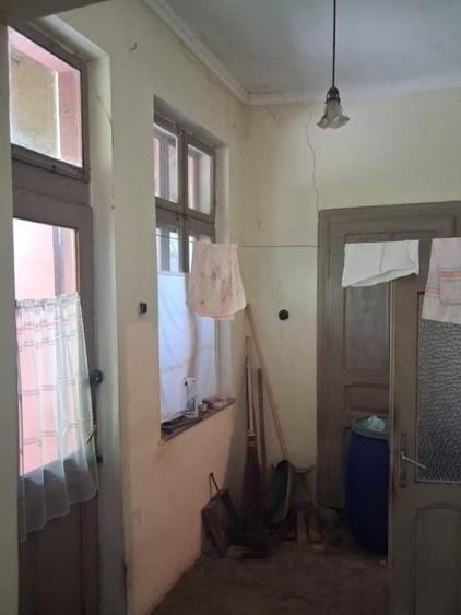 Casă cu 4 camere cu Canalizare în Central