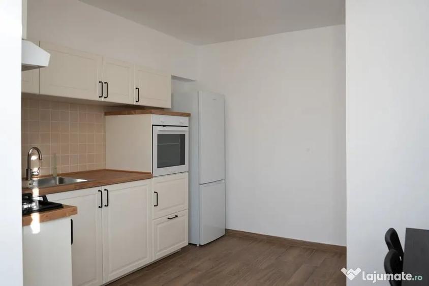 Apartament cu 4 camere decomandat în Berceni