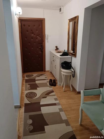 Apartament cu 3 camere decomandat în Odobescu