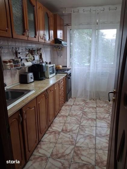 Apartament cu 4 camere decomandat în Giurgiului