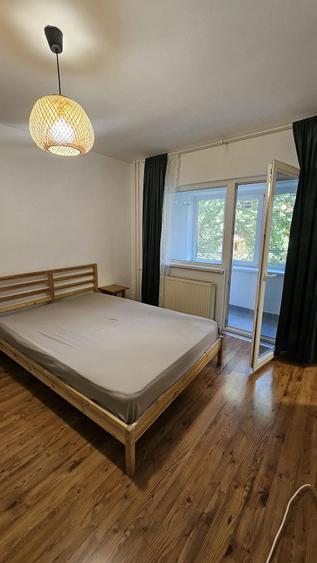 Garsonieră decomandată în Baba-Dochia