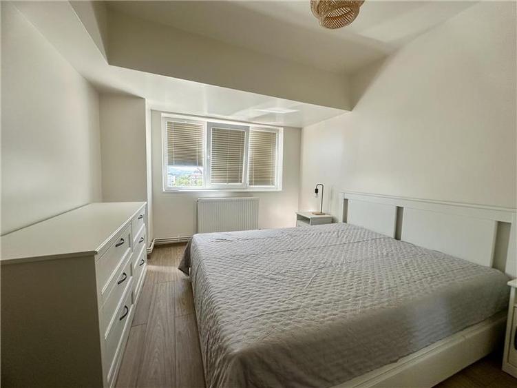 Apartament cu 3 camere decomandat în Aeroport