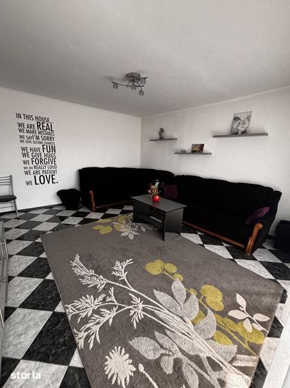 Apartament cu 3 camere decomandat în Găvana