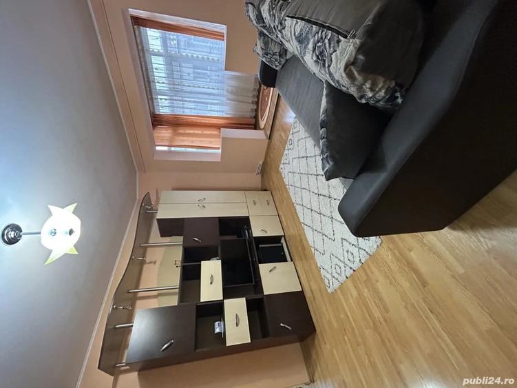 Apartament cu 3 camere semidecomandat în Dacia