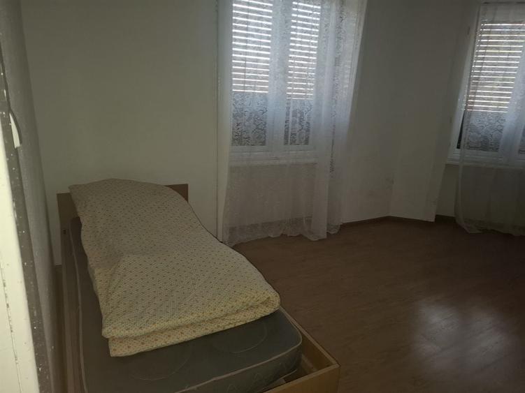 Casă cu 4 camere în Luncavița