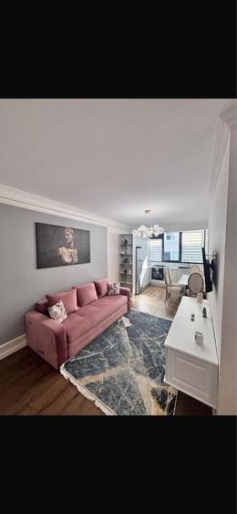 Apartament cu 3 camere decomandat în Universității