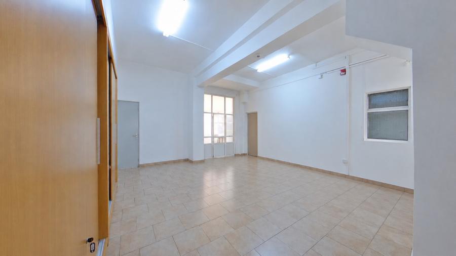 Spațiu comercial, de 1,325 mp, în Central