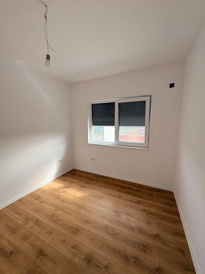 Duplex cu 5 camere cu Canalizare în Moșnița Nouă