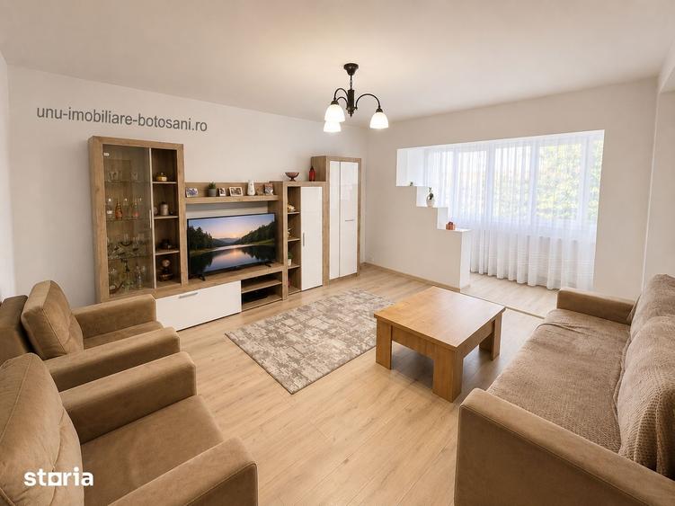 Apartament cu 3 camere decomandat în Central
