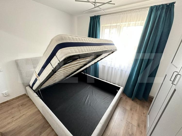 Apartament cu 2 camere semidecomandat, mobilat în Micro 6