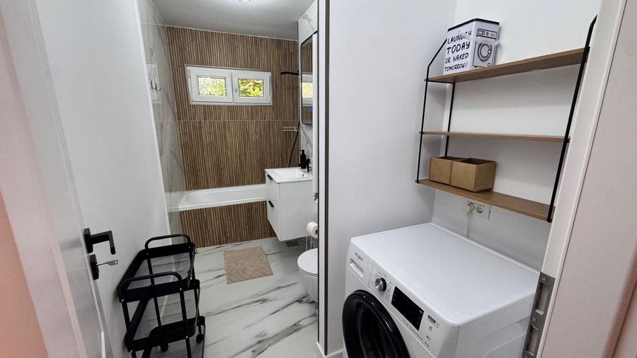 Apartament cu 3 camere decomandat, mobilat în Titan