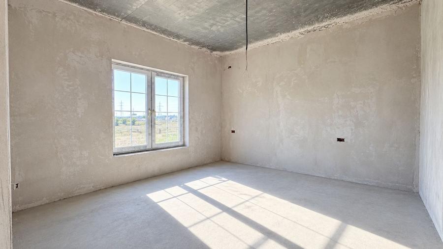 Duplex cu 4 camere cu Canalizare în Moșnița Nouă