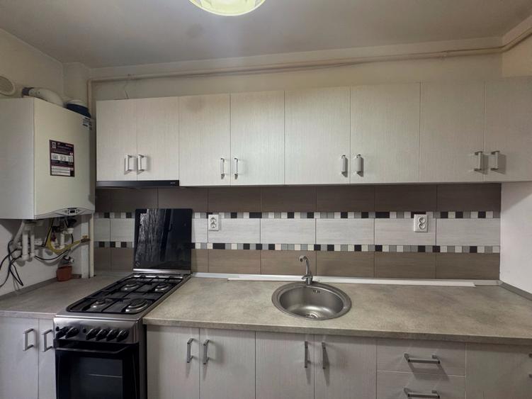 Apartament cu 2 camere decomandat, mobilat în Valea Adâncă