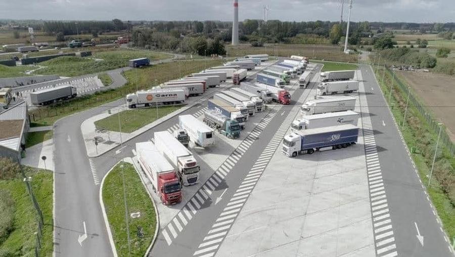 Teren Construcții intravilan de 8000 mp, în Sud-Est