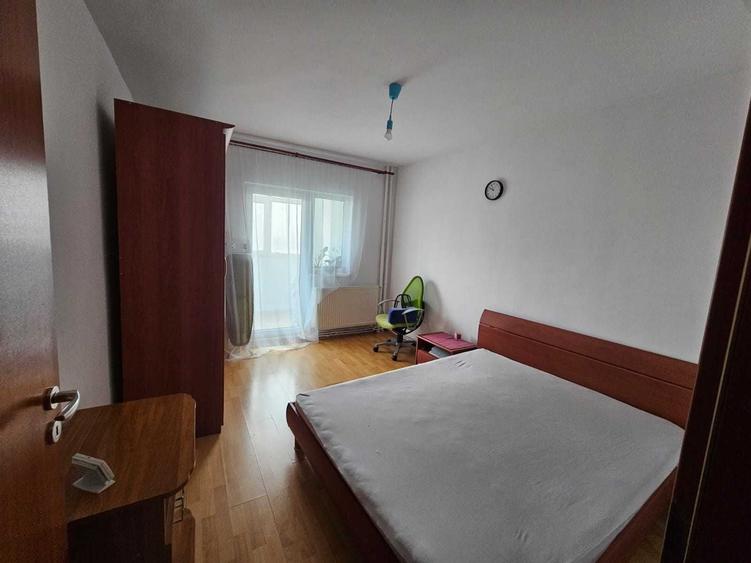 Camera disponibila in apartament de 3 camere pentru un baiat - 3