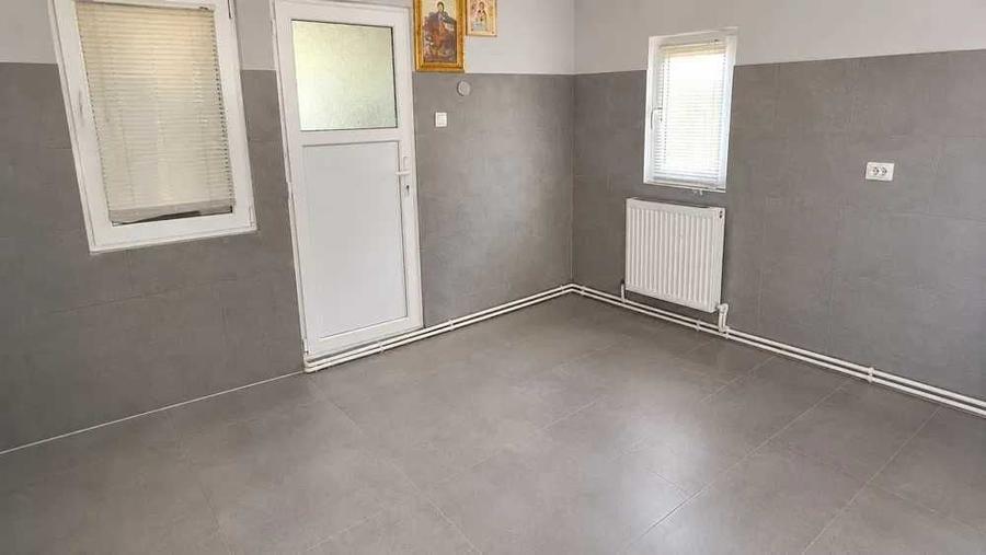 Casă cu 3 camere în Ciurbești