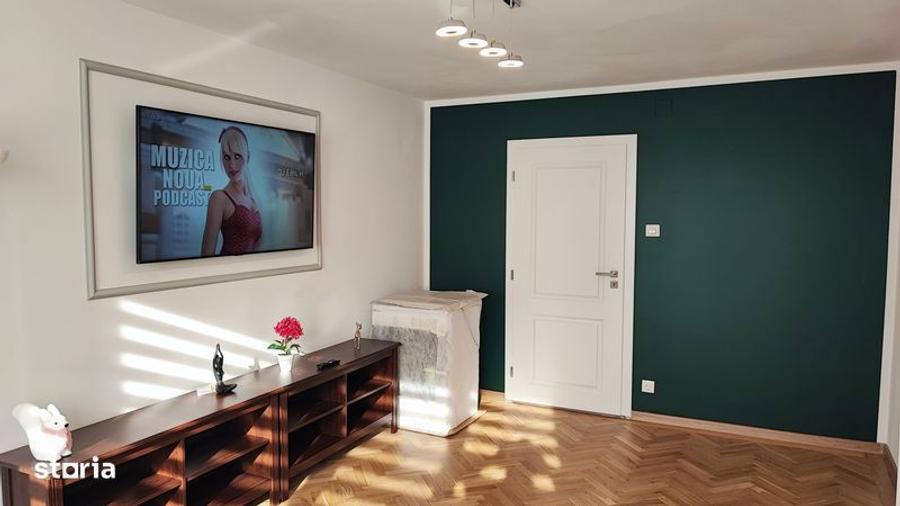 Apartament cu 3 camere decomandat în Central