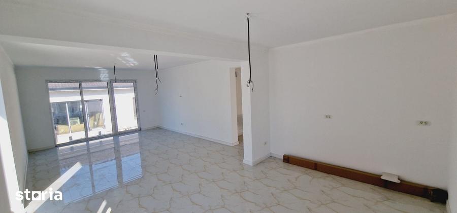 Casă cu 4 camere cu Teren 408 Mp în Oncea