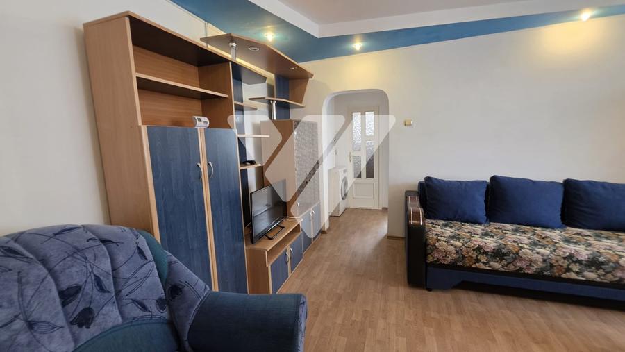 Apartament cu 3 camere semidecomandat, mobilat în Mihai Viteazul