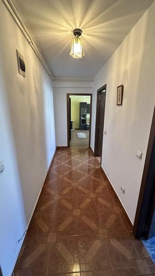 Garsonieră decomandată, mobilată în Florești