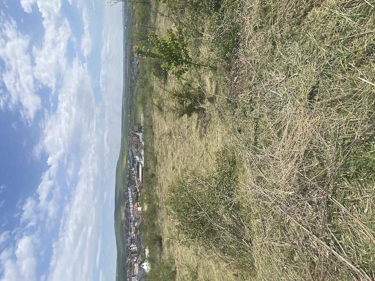 Teren de 2700 mp, în Central