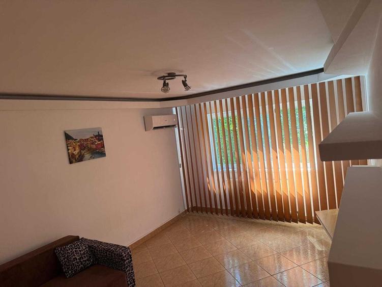Apartament cu 2 camere decomandat în Berceni