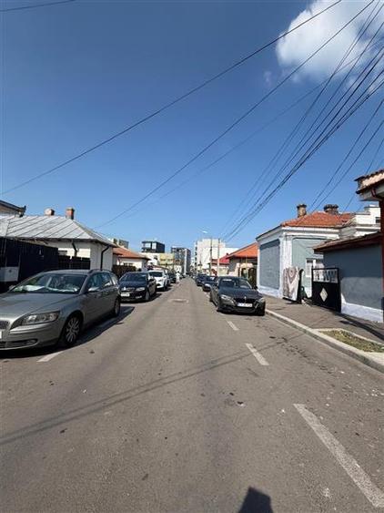 Casă cu 3 camere cu Teren 107 Mp în Delfinariu