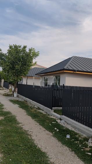 Casă individuală cu 3 camere cu Canalizare în Clinceni