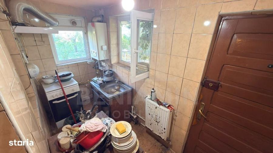 Casă cu 3 camere în Bariera Vâlcii