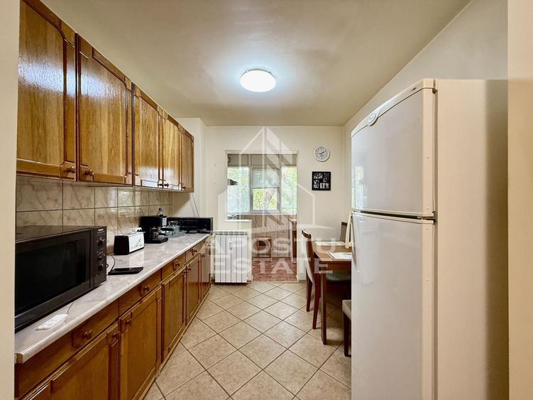 Apartament cu 3 camere semidecomandat, mobilat în Olimpia-Stadion