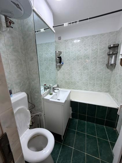 Apartament cu 3 camere decomandat, mobilat în Alexandru Obregia