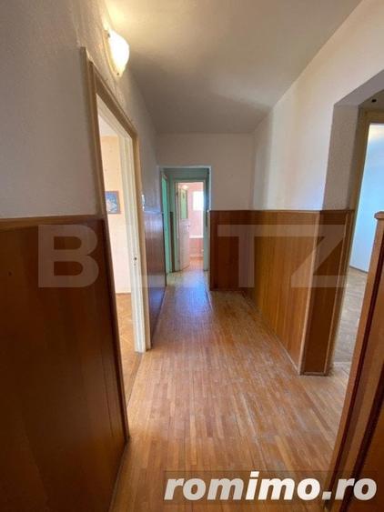 Apartament cu 4 camere decomandat în Central