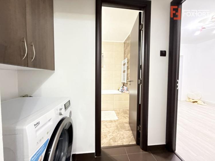 Apartament cu 3 camere decomandat în Lipovei