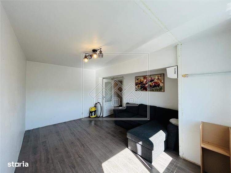 Apartament cu 2 camere decomandat în Ștrand
