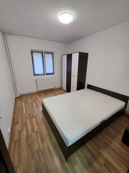 Apartament cu 3 camere decomandat în 9 Mai